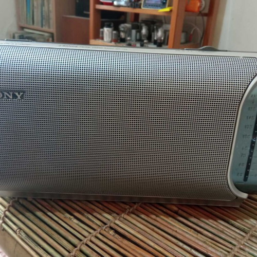 Sony radio used in good condition