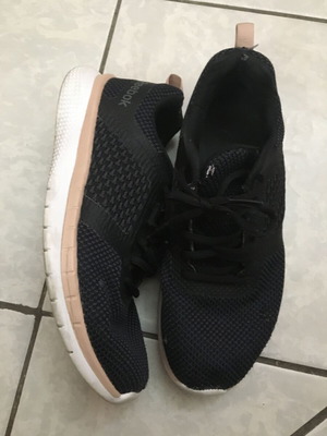 Reebok athletic shoes size 38 used, black