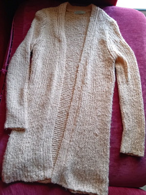 Ζακέτα μαλλινή μεταχειρισμένη σε πολύ καλή κατάσταση