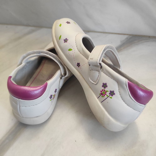 Tweety Leather Girls' Ballerina Shoes size 26 like new, white and pink