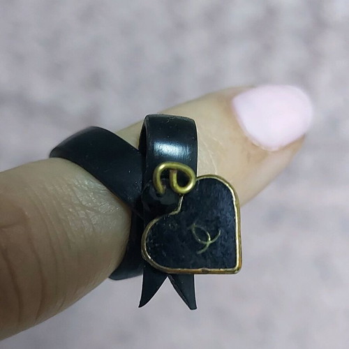 Black ring like new