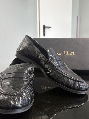 Massimo Dutti women's loafers size 38 like new, black leather
