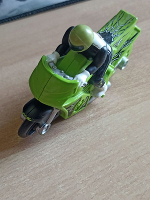 Hot Wheels Moto Fricción Stunt Rider 2006 scale 1:43 used