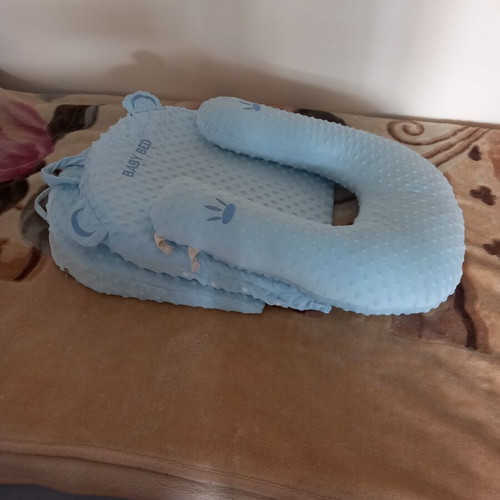 Baby bed like new, portable nest bed