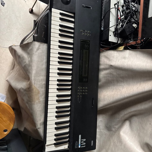 Korg M1 Music Workstation vintage synthesizer like new