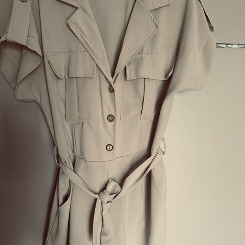 Zip Kilot beige medium, like new