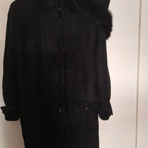 Mouton women's black used leather coat with natural fur