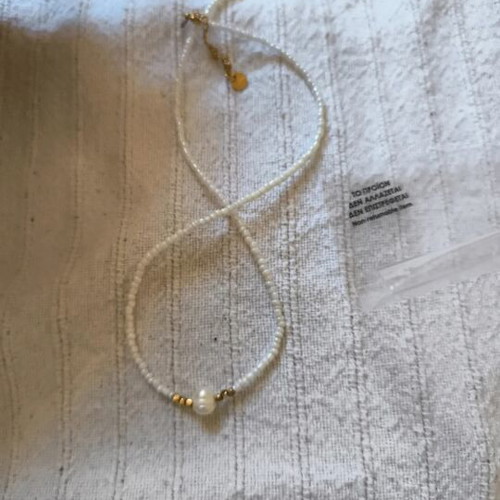Necklace with white pearls and stainless steel chain like new