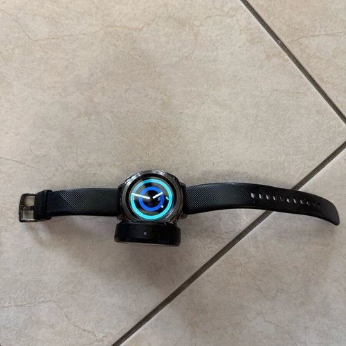 Samsung Gear Sport like new, waterproof 5ATM with charger