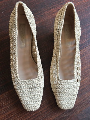 Mango beige woven straw pumps size 37 used