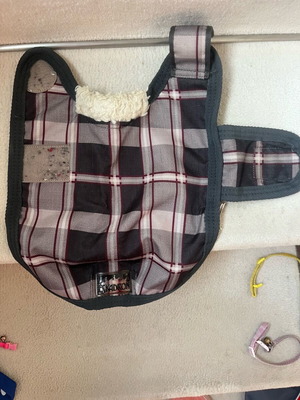 Παλτό για πολύ μικρό σκυλάκι σαν καινούργιο Eskadron