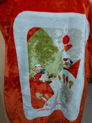 Benetton baby blanket like new, velour 0.90m x 1.20m