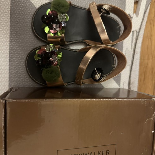 Babywalker children's shoes size 20 like new