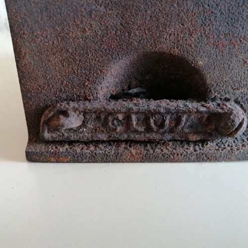 Charcoal irons used, set of 2 pieces, circa 1930