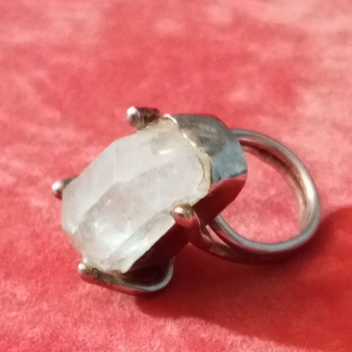 Silver 925 ring with rose quartz like new, stone length 3cm - 1cm