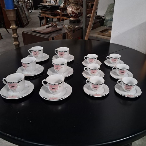 Coffee cup set like new, 12 pieces