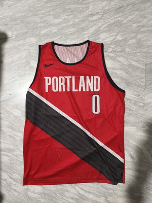 Replica Portland basketball jersey small, like new