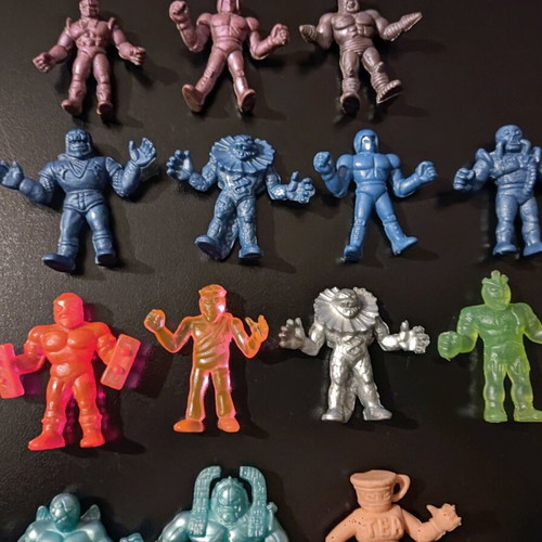 Collectible alien figures like new, pack of 14 pieces