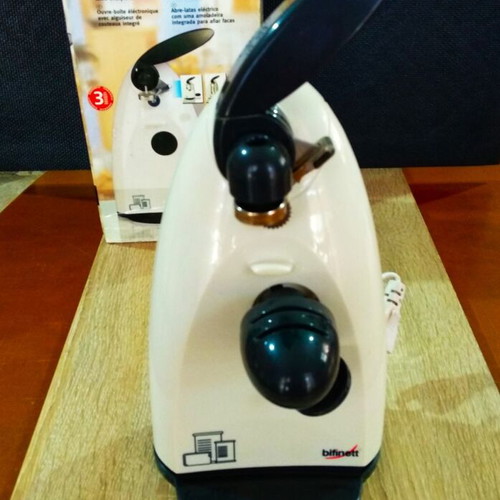 Electric can opener and knife sharpener like new