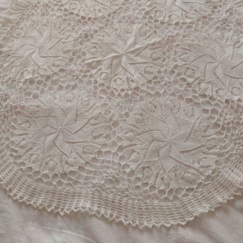 Small Crochet Round Tablecloth like new, white 0.75m