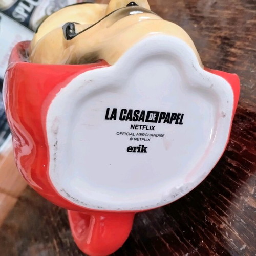 Lá Casa de Papel Netflix mug new