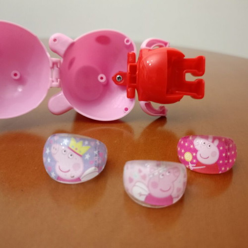 Peppa Pig figure with 3 children's rings like new