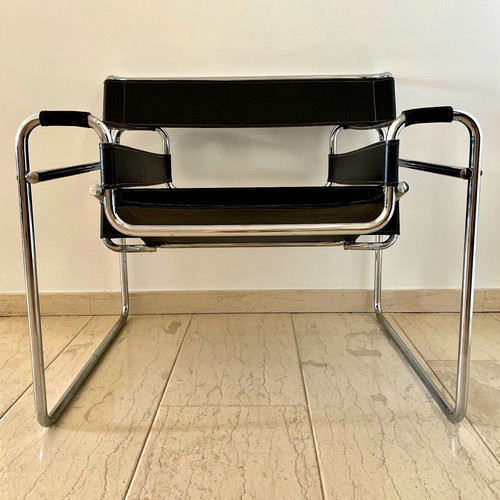Wassily armchair black, like new