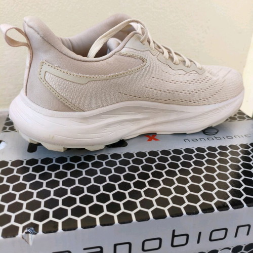Fila women's training sneakers new, size 38, white pink