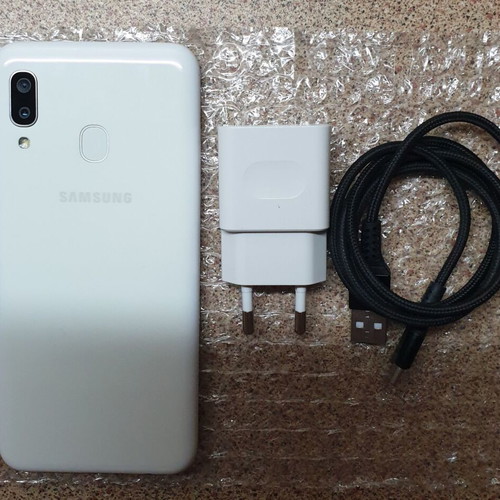 Samsung A20e smartphone, white, 32GB, dual SIM, NFC