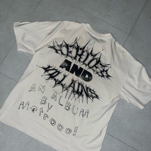 T-shirt cream from Heroes and Villains merch like new