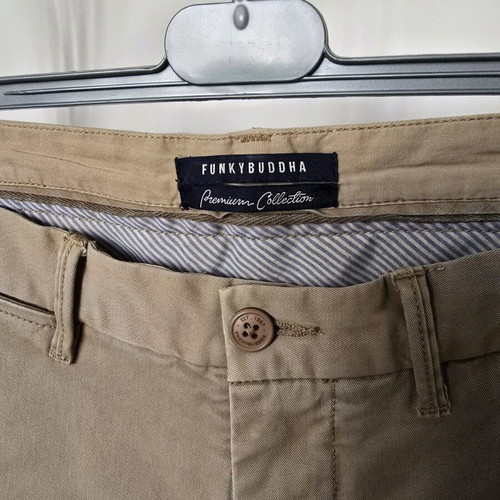 Funky Buddha men's beige chino used, size 32