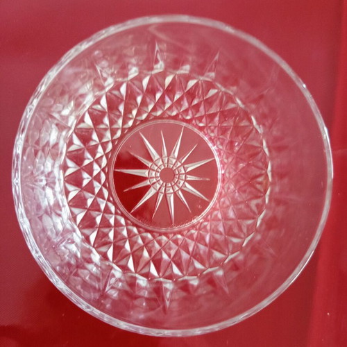 Small glass bowl with star design like new