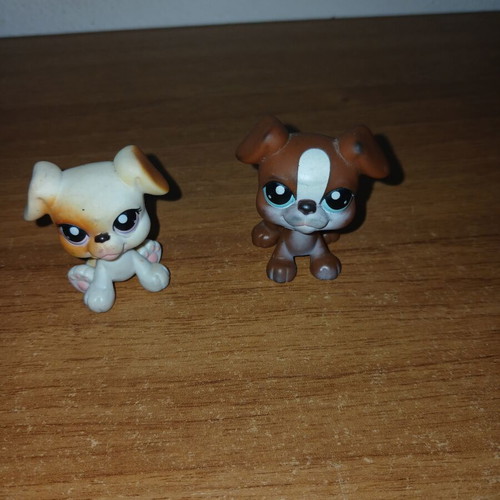 Figures used, set of two