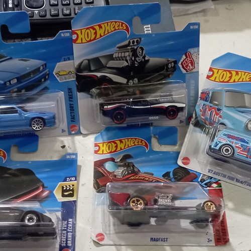 Hot Wheels Αυτοκινητάκια πακέτο 5 τεμ καινούργιο