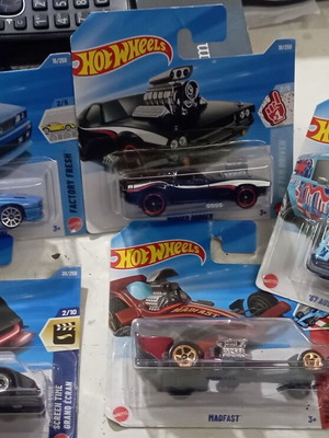 Hot Wheels Αυτοκινητάκια πακέτο 5 τεμ καινούργιο