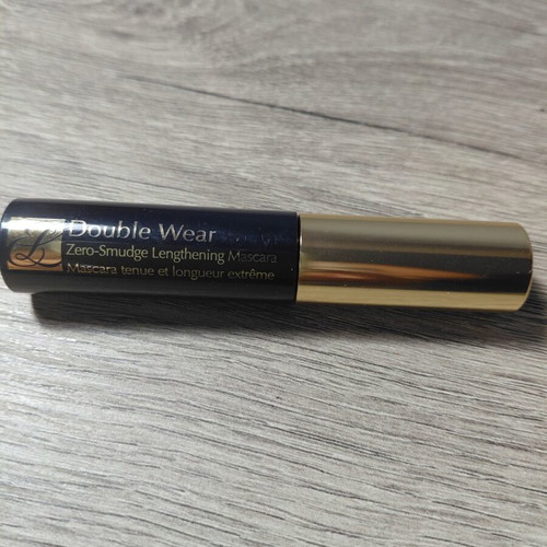Estée Lauder Double Wear and Sumptuous Extreme Mascara set new, travel size