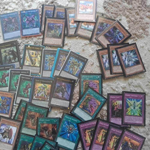 Yu-Gi-Oh Heroic Challenger Deck like new, 51 cards with sleeves