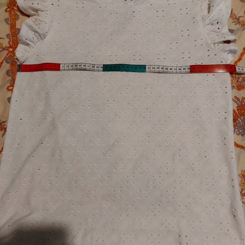 White blouse like new with ruffle sleeves size M