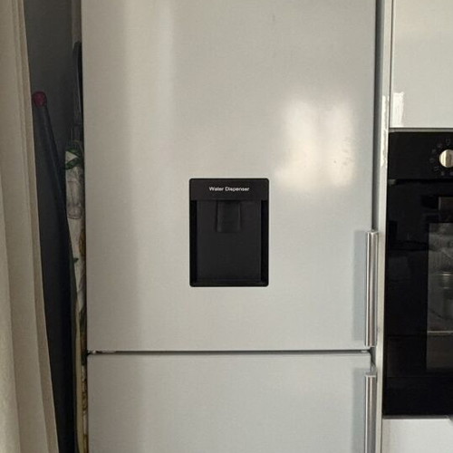 Delonghi fridge freezer