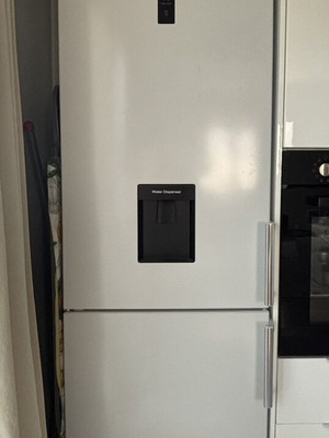 Delonghi fridge freezer