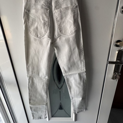 Pink Woman white denim pants like new