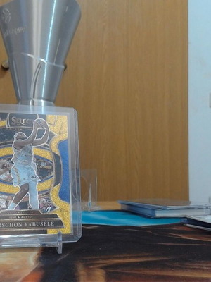Guerschon Yabusele 2025-26 Panini Select EuroLeague Concourse Gold Glitter Prizm card No. 13