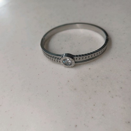 Women's bracelet used