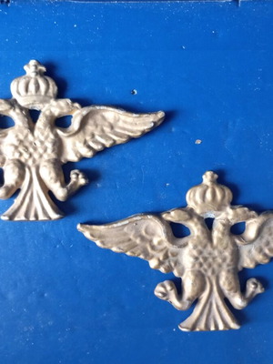 Double-headed eagles used aluminum with gold paint decoration