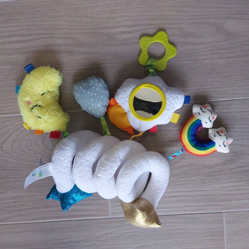 Bali Bazoo Crib Toy like new, sensory with teether
