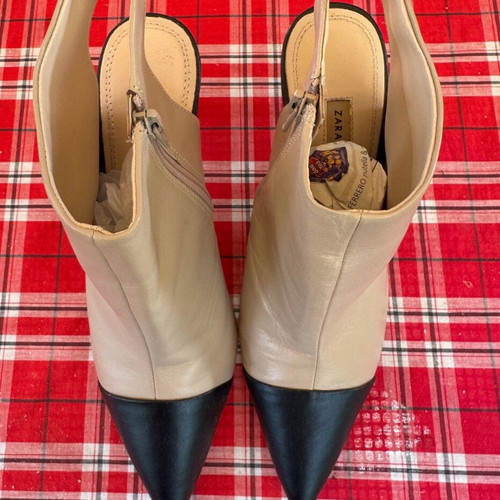Zara leather two-tone ankle boots like new, size 39, beige