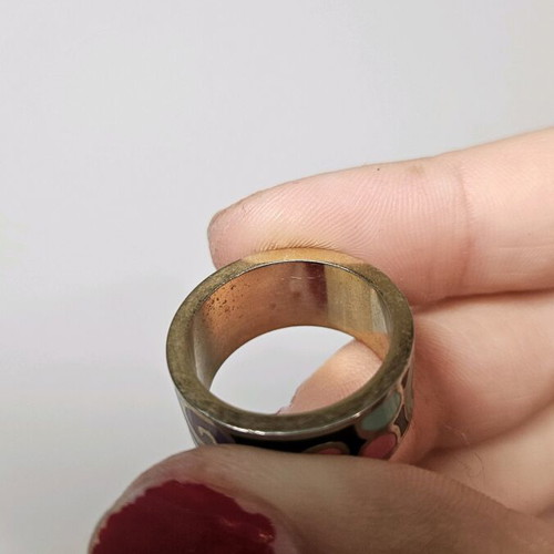 Ring with designs used