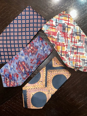 Set of 4 Men's Regular Width Ties with Retro and Geometric Designs like new