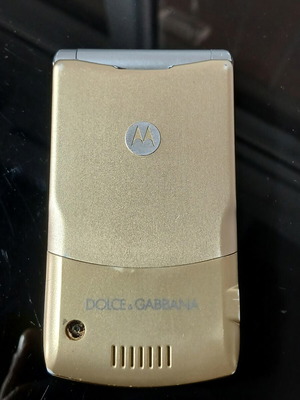 Motorola RAZR V3i Dolce & Gabbana used, gold limited edition