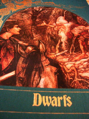 The Eycbanted World Dwarfs καινούργιο